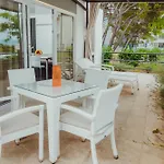 Poseidon Mobile شقة