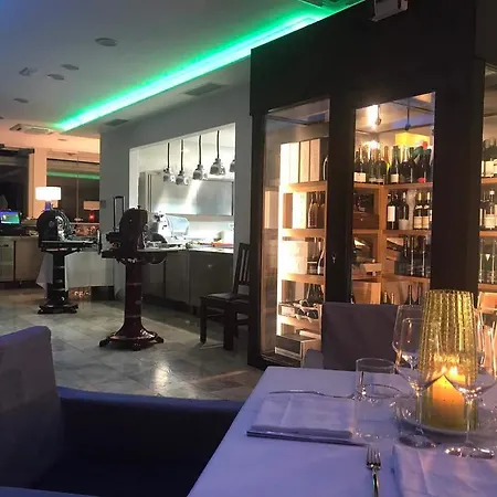 Poseidon Mobile 아파트 *