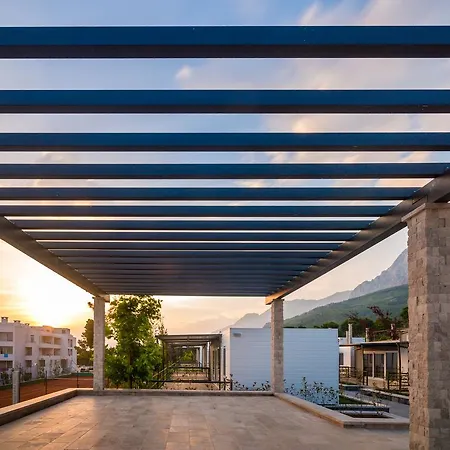 Poseidon Mobile Апартаменти *