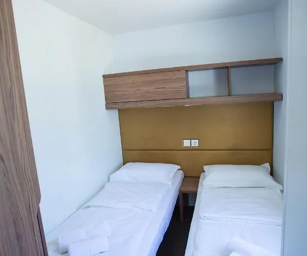 Poseidon Mobile Apartman Makarska